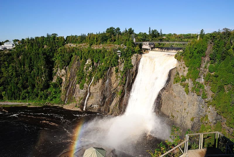 30 Meter höher als die Niagara Falls: Die Montmorency Falls nahe Québec