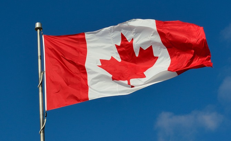 Die Nationalflagge Kanadas. Foto ElasticComputeFarm / Pixabay