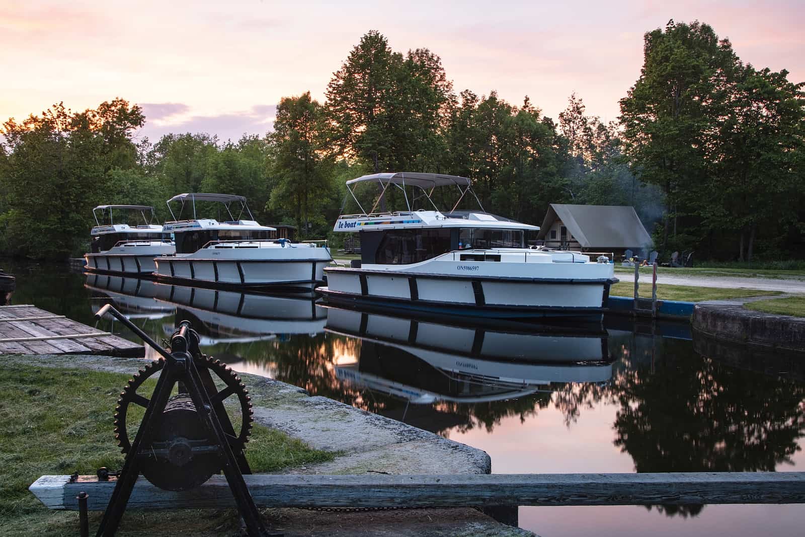 Eine komfortable und luxuriöse Hausbootflotte. Foto Le Boat