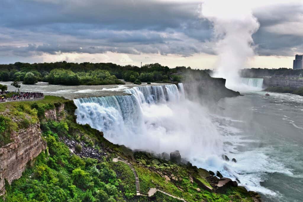 Die Niagarafälle von den American Falls aus gesehen. Foto Nikolaus Bader / Pixabay