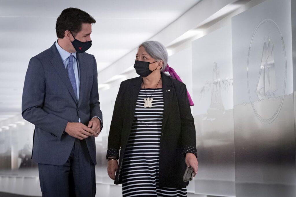 Auf der Grundlage seiner Empfehlung gab Premierminister Justin Trudeau bekannt, dass Ihre Majestät Königin Elisabeth II. die Ernennung von Frau Mary Simon zur nächsten Generalgouverneurin von Kanada genehmigt hat. Foto Sgt Johanie Maheu, Rideau Hall © OSGG, 2021